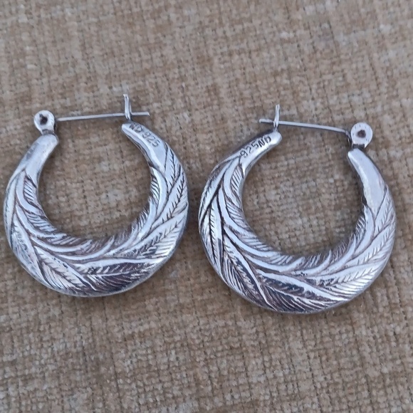 Sterling Silver Feather Leaf Pattern Thick Chunky Hoop Earrings - Picture 2 of 7